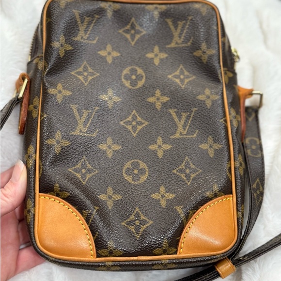 Louis Vuitton Monogram Danube crossbody bag - Picture 10 of 16